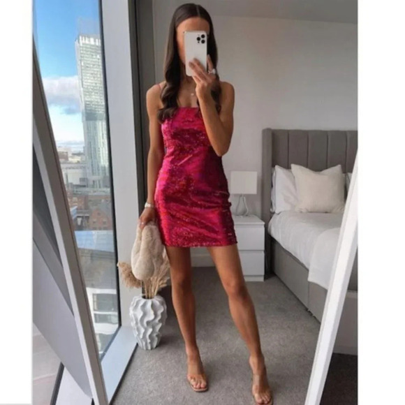 Zara Sequin Mini Dress Dark Fuchsia Red Pink NWT Size Medium Blogger Fav - Picture 2 of 13